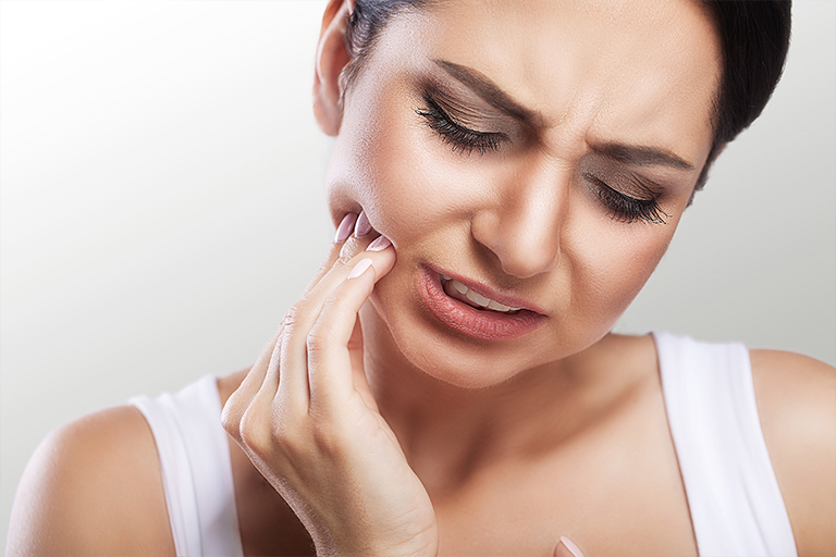 إسعاف الاسنان في حالات الطوارئ | 5 طرق بسيطة لتقليل الألم
